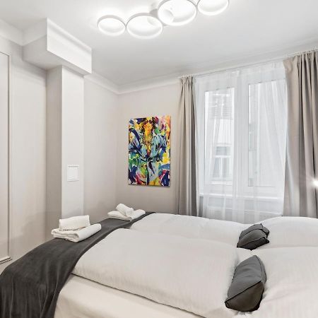 Sky9 Apartments Schoenbrunn Palace Виена Екстериор снимка