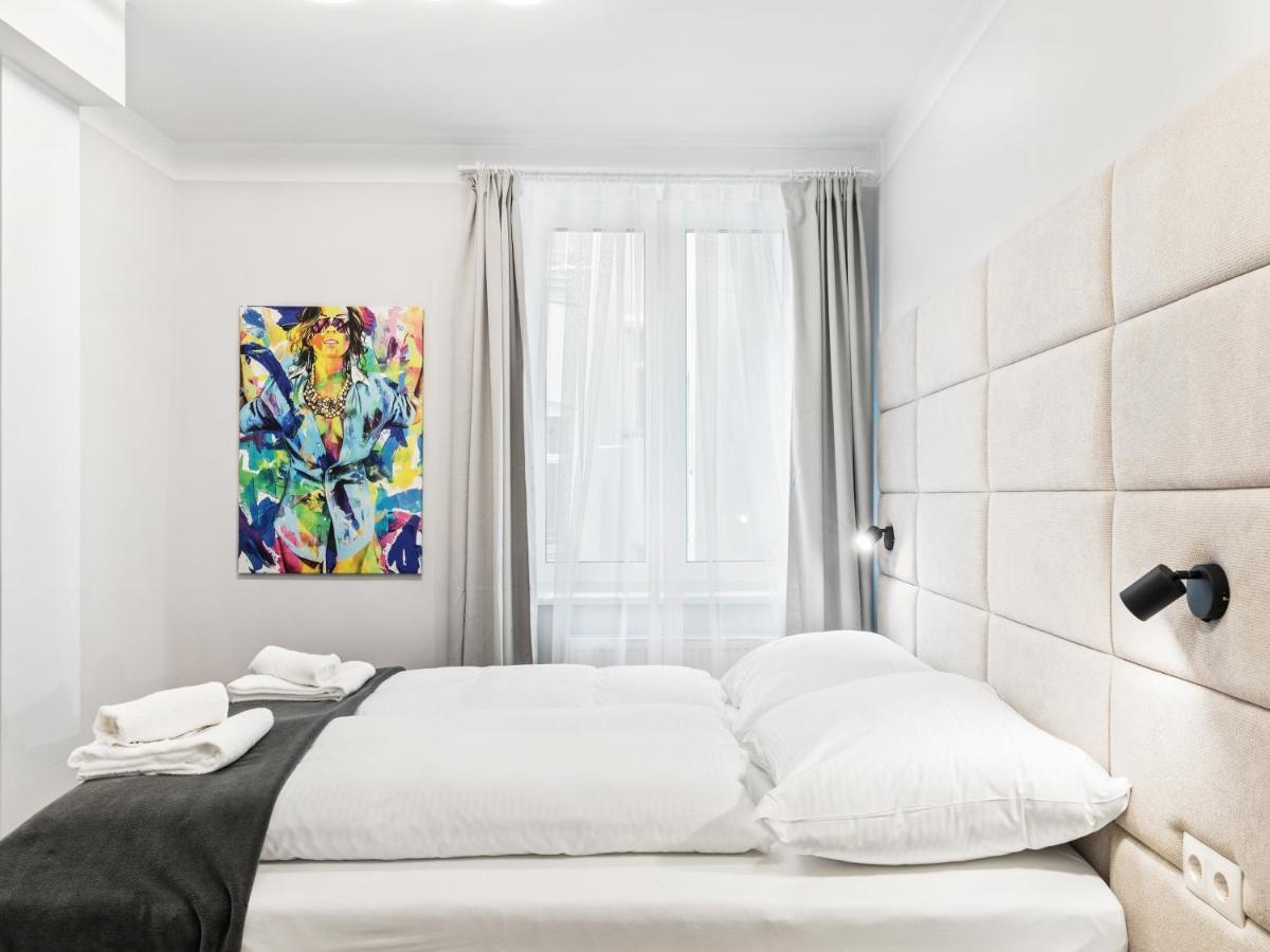 Sky9 Apartments Schoenbrunn Palace Виена Екстериор снимка