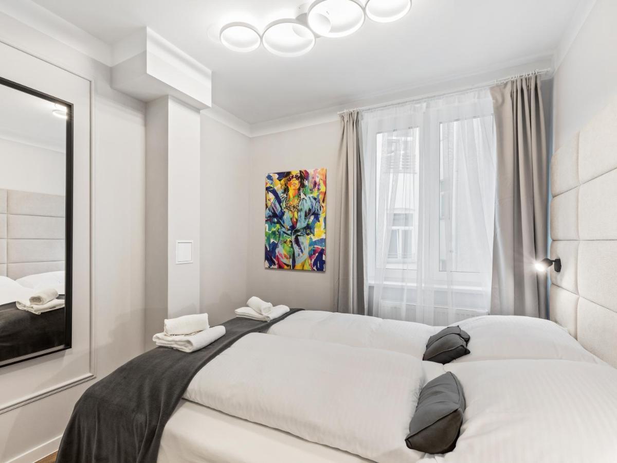 Sky9 Apartments Schoenbrunn Palace Виена Екстериор снимка